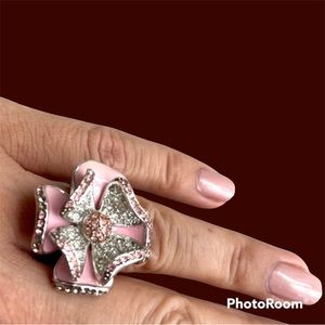 Flower Ring Enamel  made in Italy size 6 1/2 pink flower made in Italy